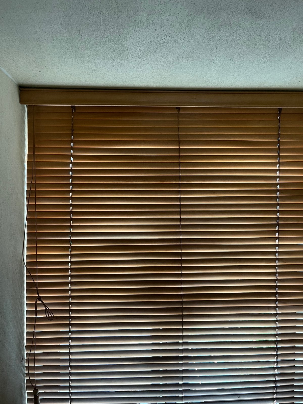 Houten luxaflex, Luxaflex, Ophalen, Gebruikt