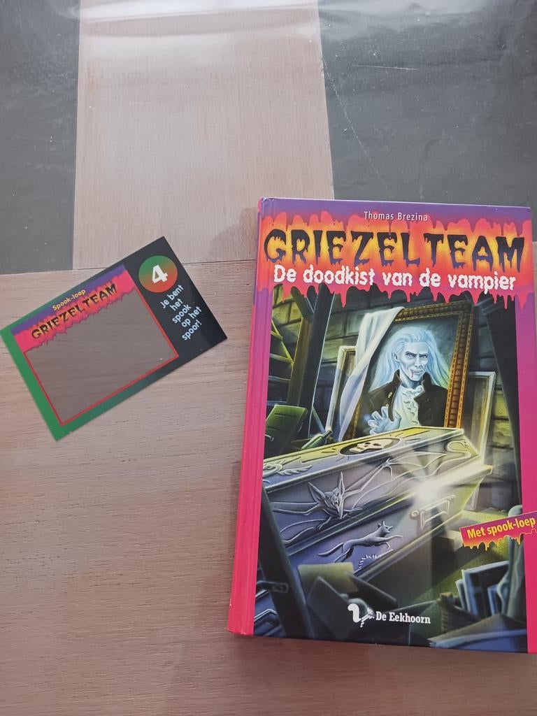 Grielzelteam de doodskist van de vampier, Ophalen of Verzenden, Zo goed als nieuw