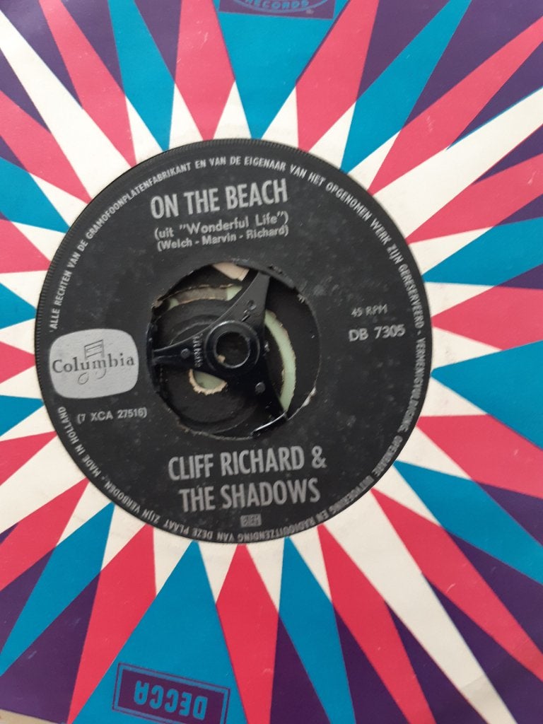 Cliff Richard and the Shadows , On the beach , single, Ophalen of Verzenden, Gebruikt, Pop