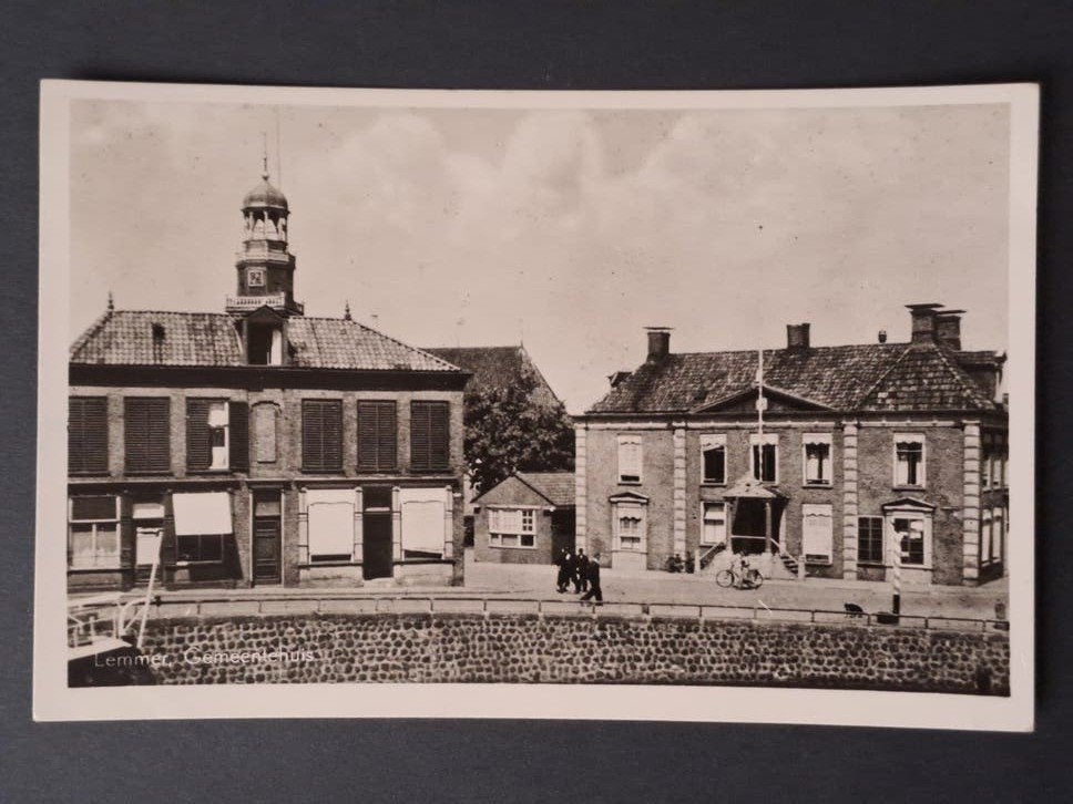 Lemmer Friesland Zicht op het Gemeentehuis 1951, Verzenden, 1940 tot 1960, Gelopen, Friesland