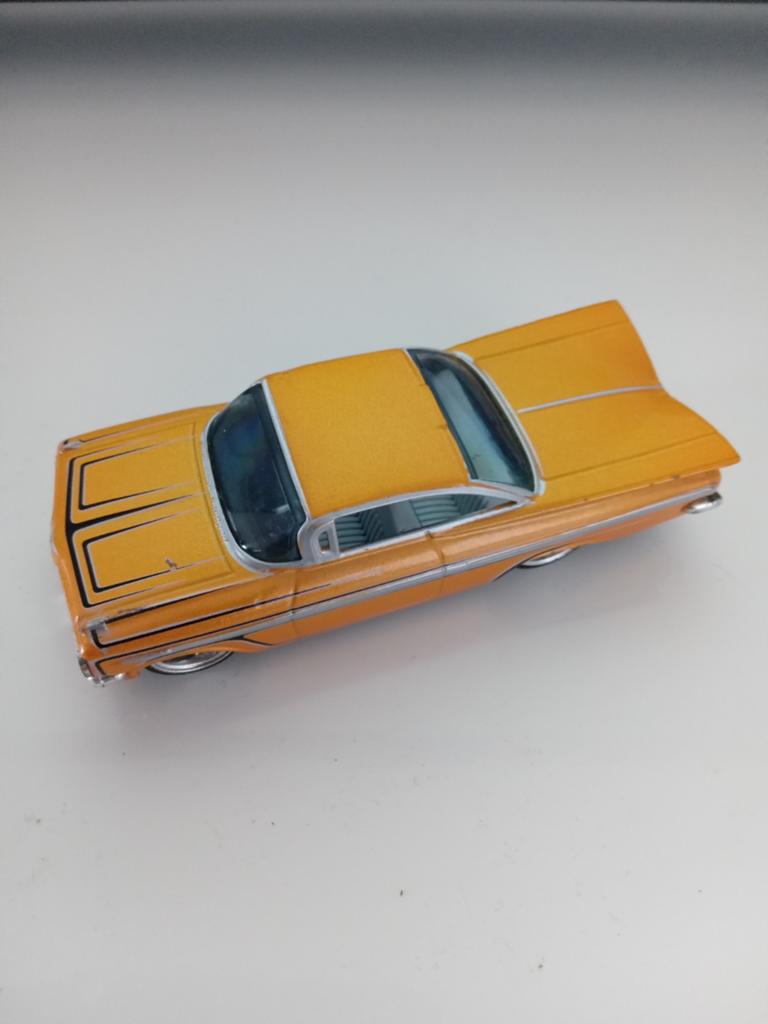 Hot Wheels Custom Classics Chevy Impala Cadillac, Ophalen of Verzenden, Zo goed als nieuw, Auto, Overige merken