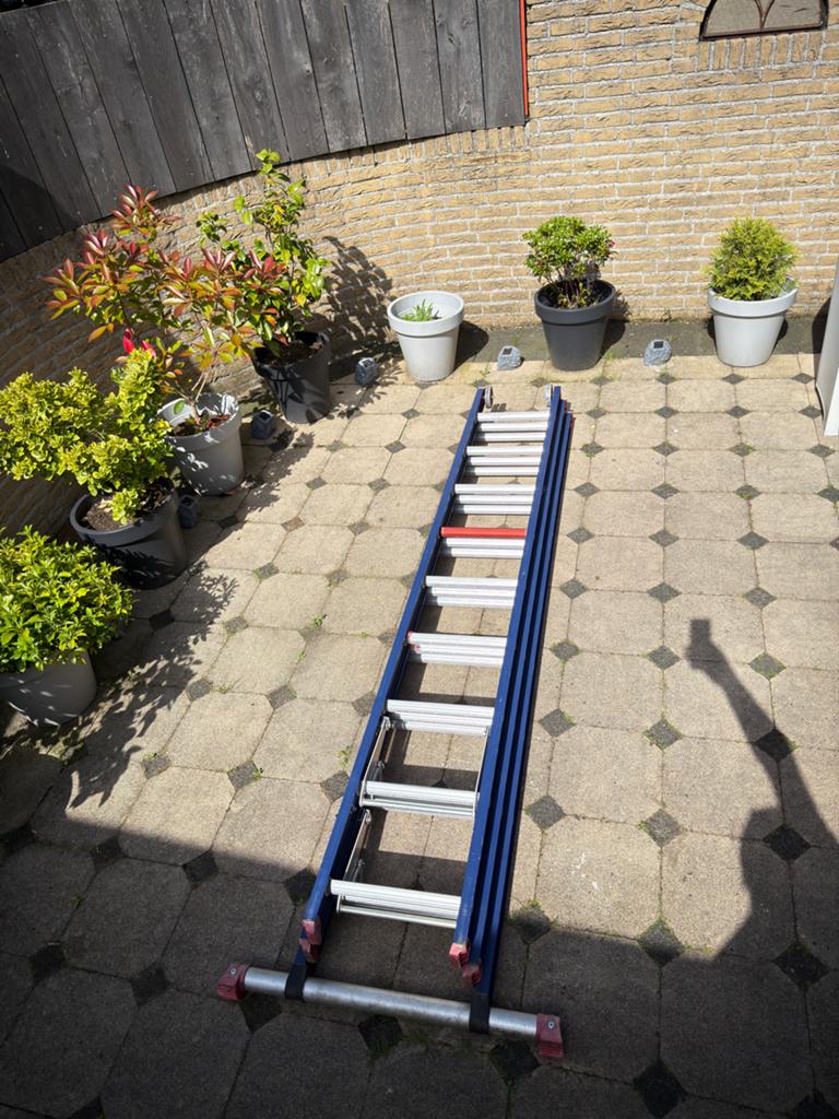 Altrex 3x9 ladder, Doe-het-zelf en Verbouw, Ladders en Trappen, Ophalen of Verzenden, Zo goed als nieuw, 4 meter of meer
