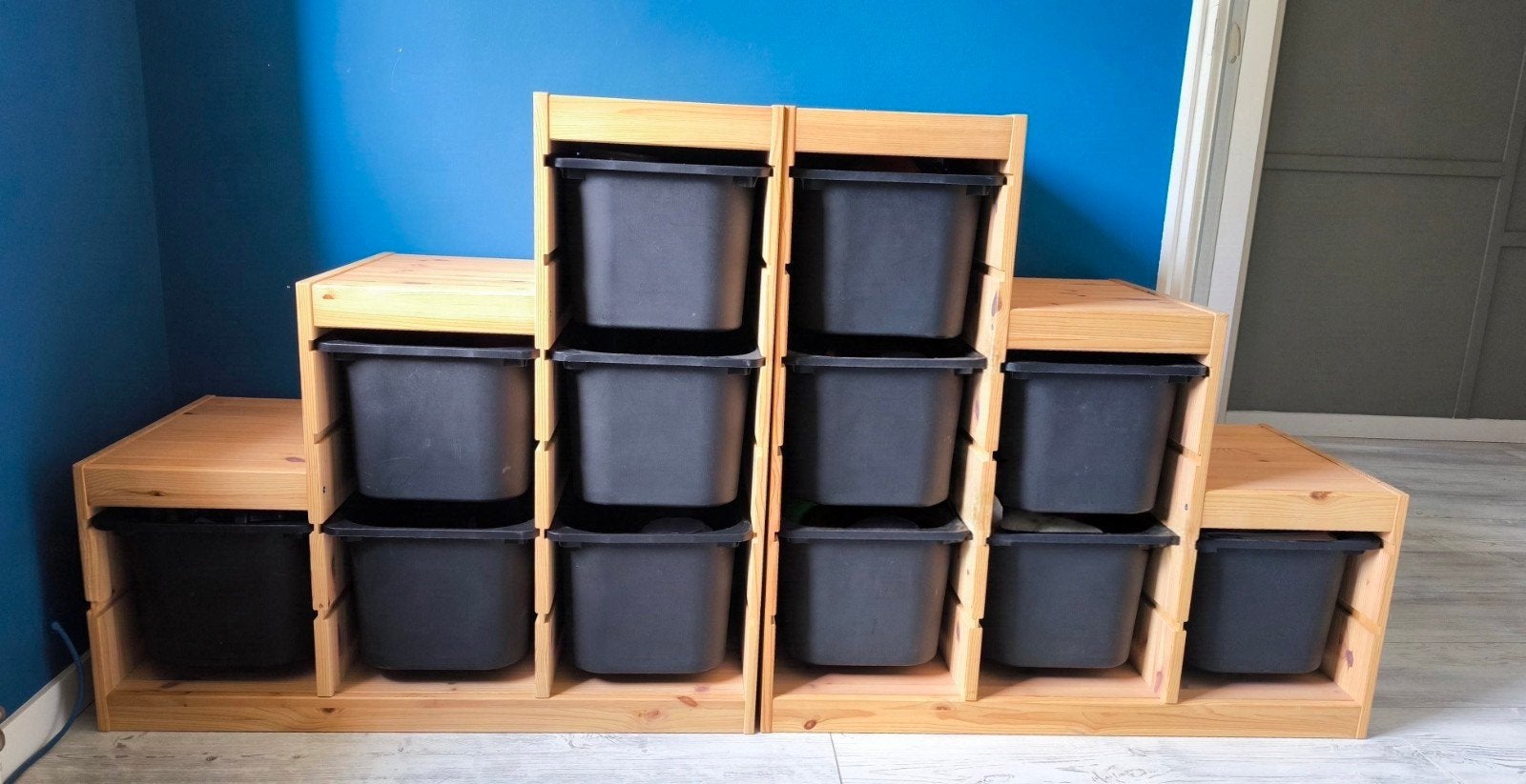 2x IKEA TROFAST Opbergcombinatie met zwarte bakken, Ophalen, Kast, Zo goed als nieuw, 75 tot 100 cm