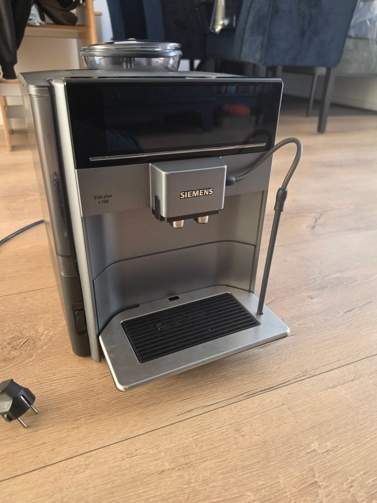 Siemens EQ.6 plus s100 volautomatische espressomachine, Witgoed en Apparatuur, Gebruikt, Espresso apparaat, 10 kopjes of meer