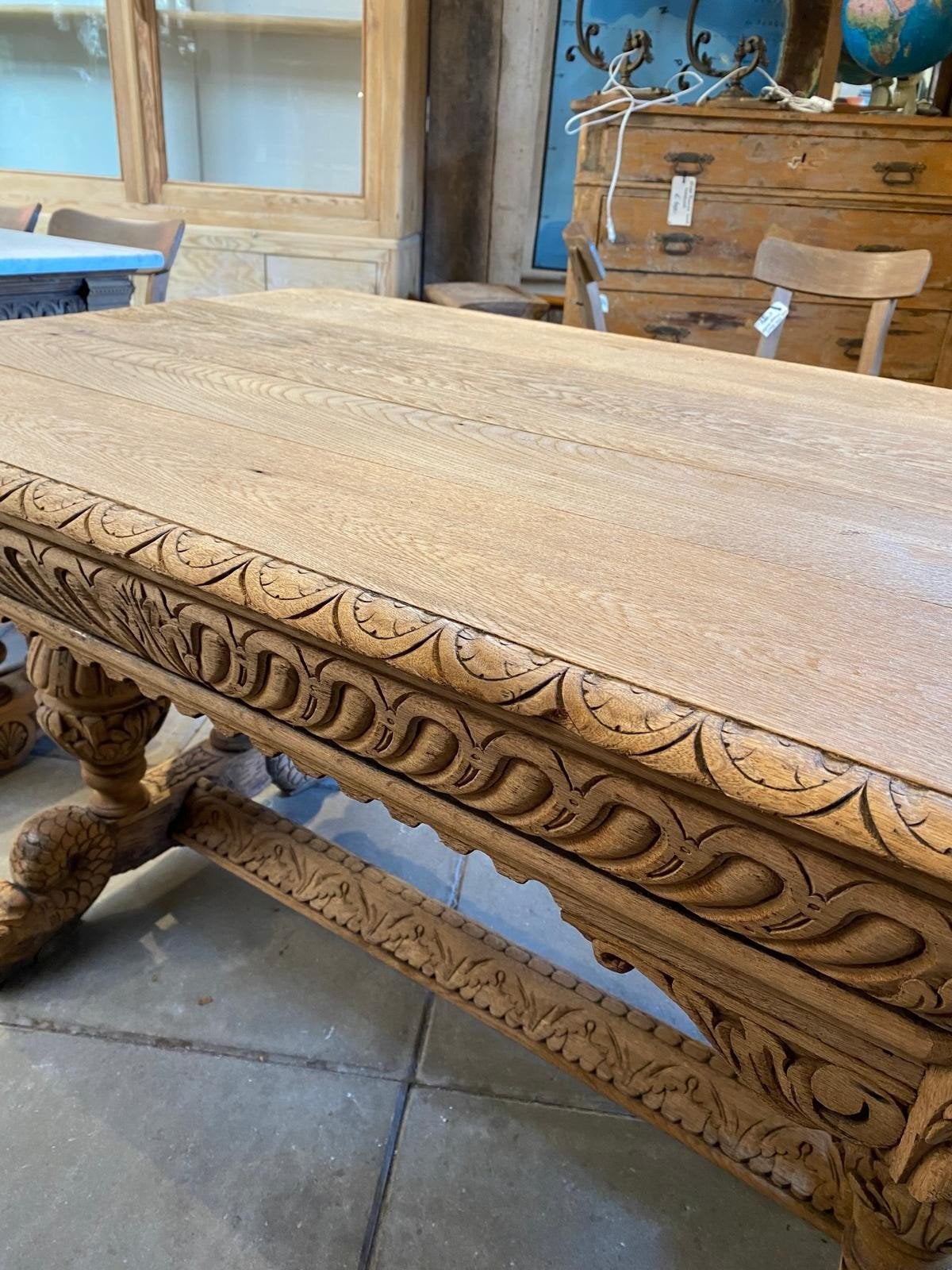 Antieke Renaissance Tafel met Sierlijke Details, Ophalen