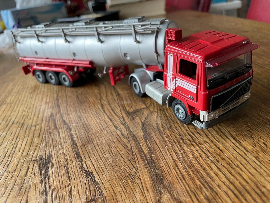 Tekno Volvo F12 tankoplegger, Hobby en Vrije tijd, Modelauto's | 1:50, Nieuw, Bus of Vrachtwagen, Tekno, Ophalen of Verzenden