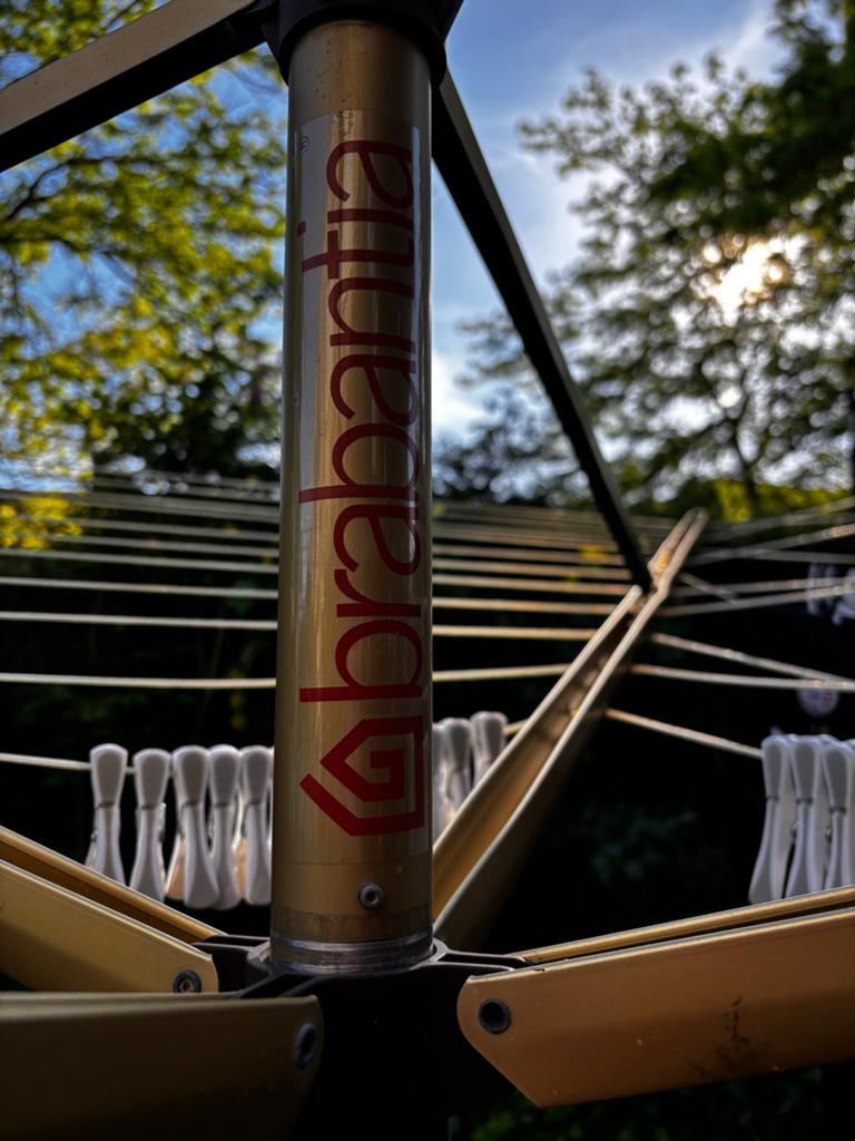 Brabantia droogmolen goudkleurig - arm geknikt, Ophalen, Gebruikt, Droogmolen