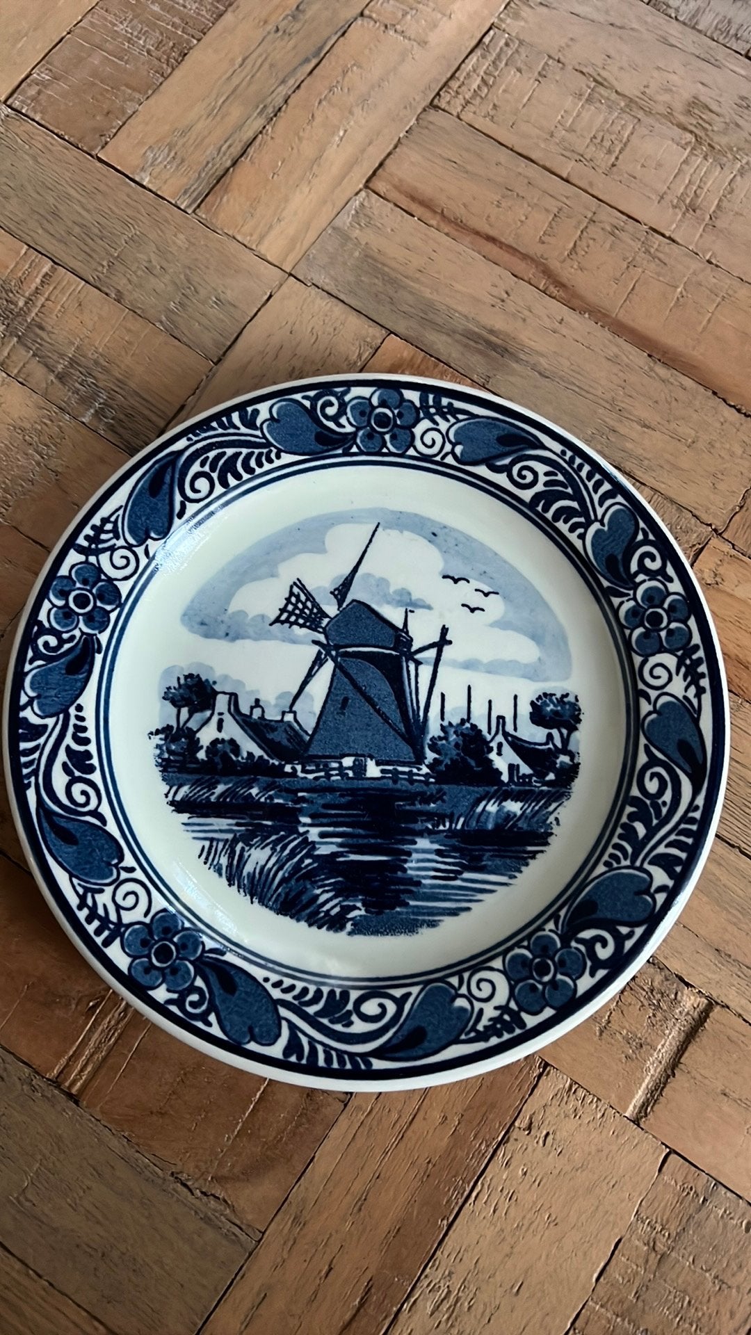 Delfts blauw hand geschilderd wandbord Distel, Antiek en Kunst, Verzenden