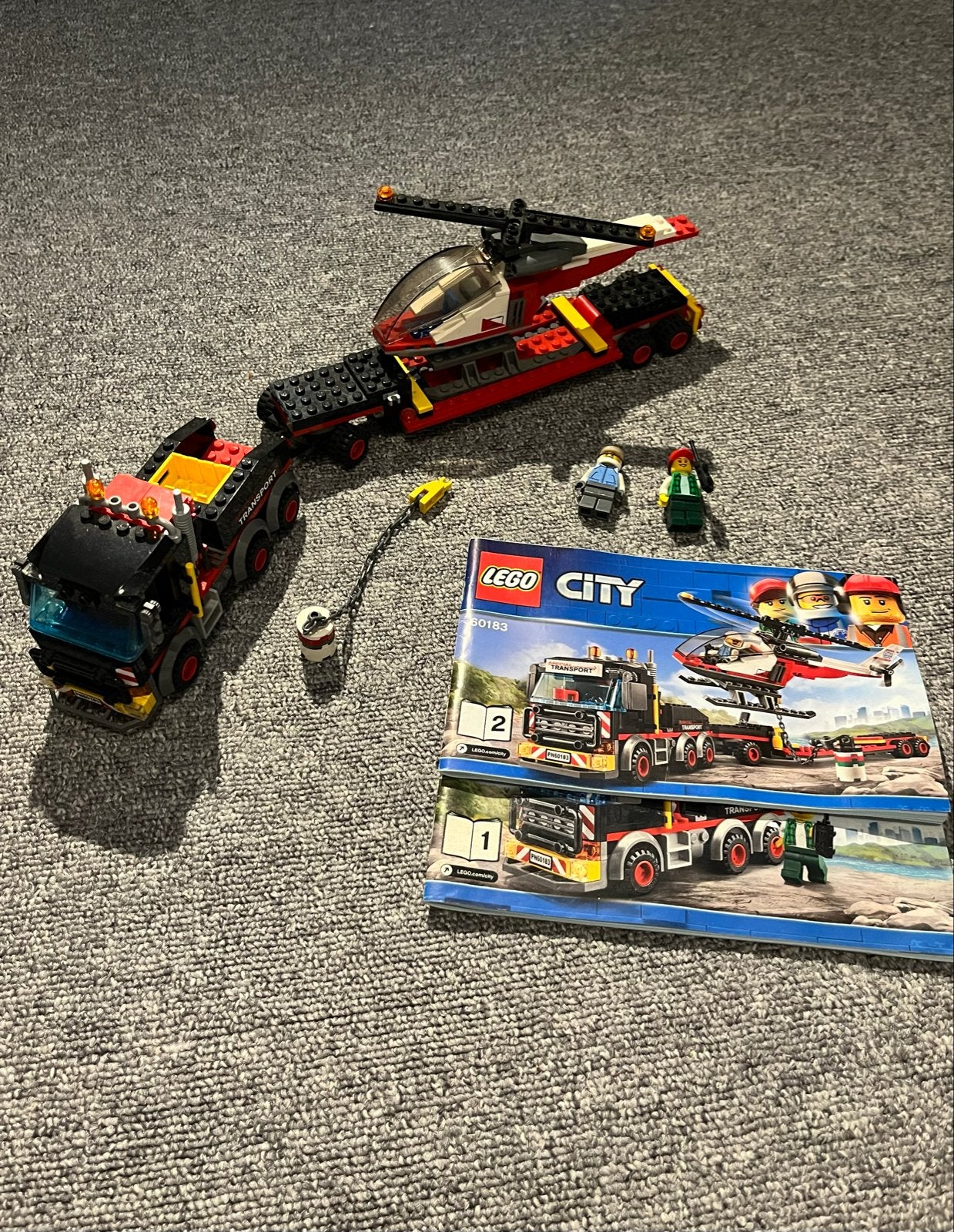 Foto 2 van LEGO City 60183 Zware Vrachttruck met Helikopter