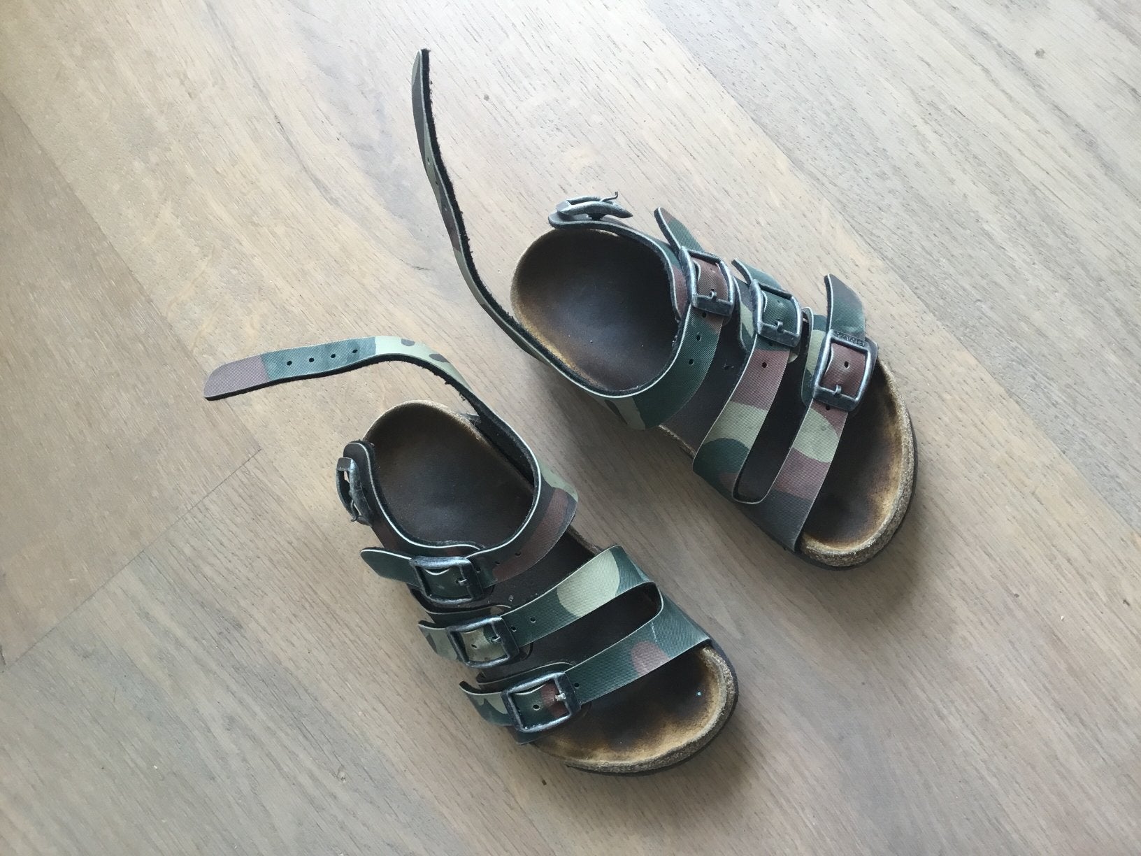 sandalen maat 25 jongen birki’s legergroen groen schoenen, Kinderen en Baby's, Kinderkleding | Schoenen en Sokken, Ophalen of Verzenden