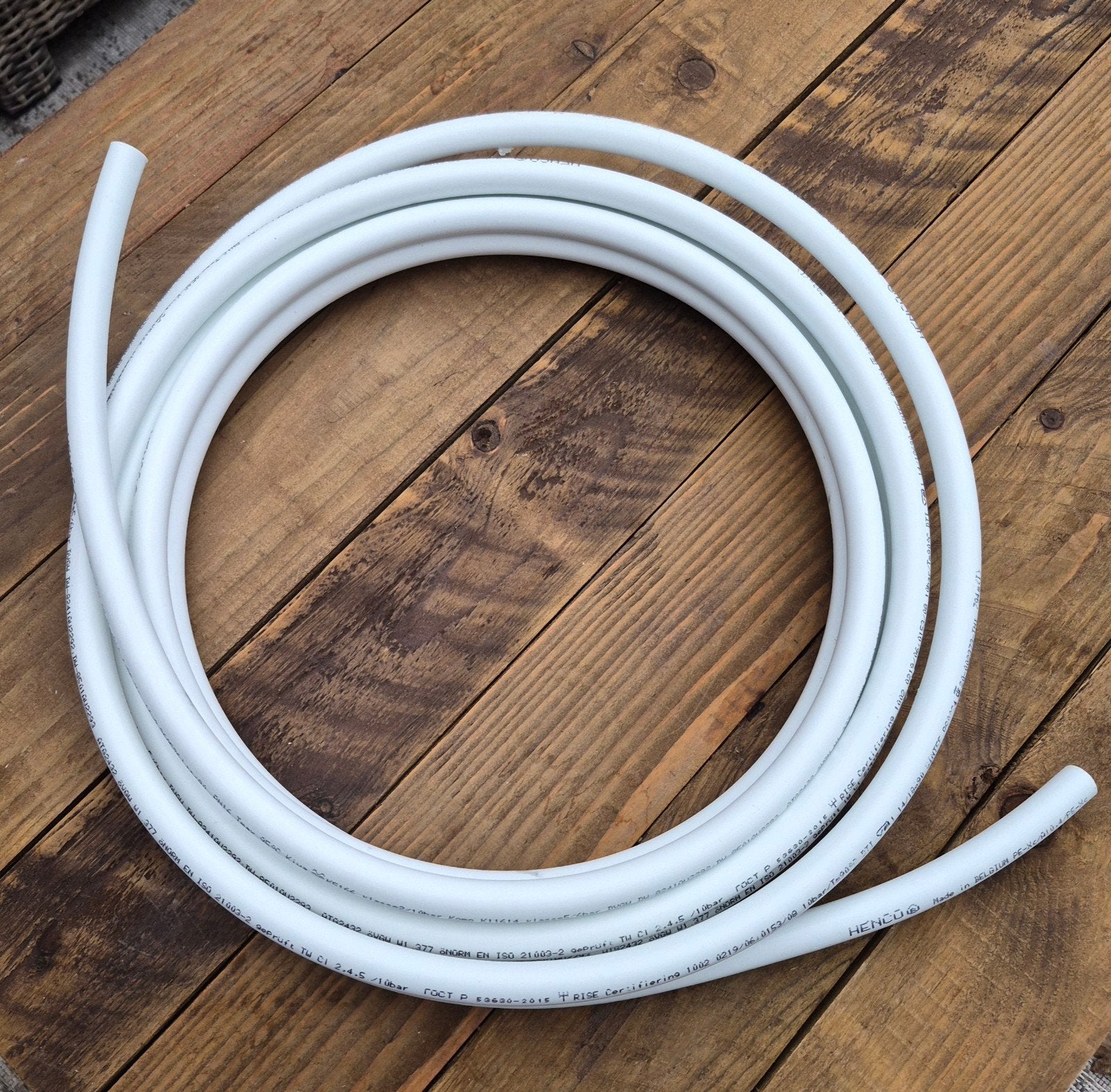 Henco meerlagenbuis van ongeveer 6 meter. - 10 bar/Tm90 DTI, Minder dan 20 mm, 6 meter of meer, Nieuw, Ophalen of Verzenden