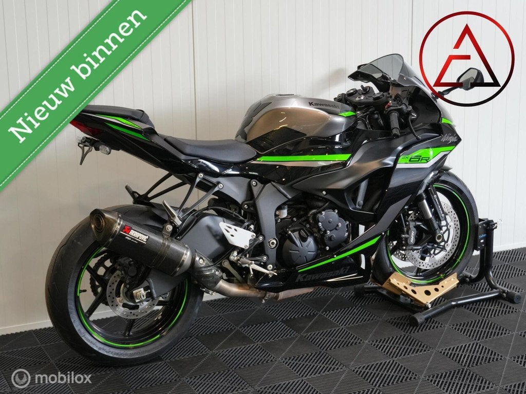 Kawasaki ZX-6R Performance 2024 | 8.923 km | Akrapovič, 636 cc, Bedrijf, Meer dan 35 kW, 3225LD