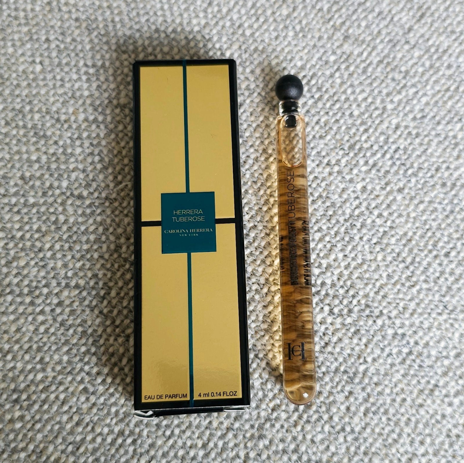 NU €15 ‼️ Carolina Herrera Tuberose eau de parfum 4 ml, Ophalen of Verzenden, Nieuw