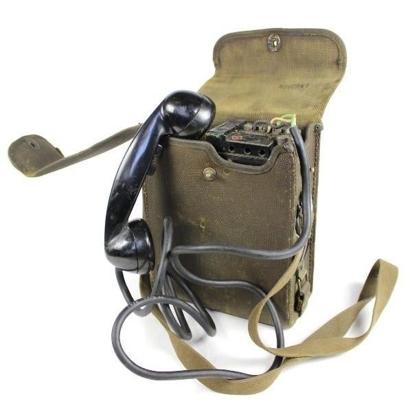 WW2 US Army Signal Corps EE-8 veldtelefoon met canvas tas, Ophalen of Verzenden, Landmacht, Amerika, Overige typen