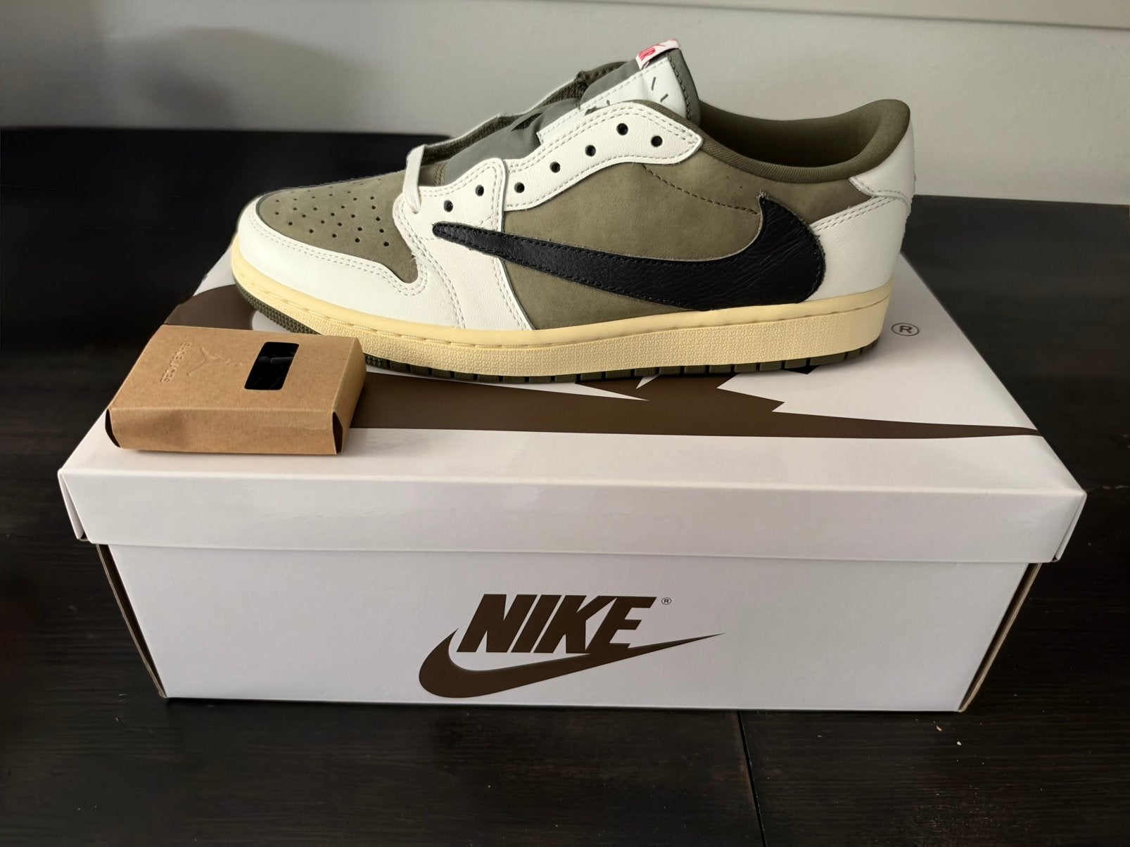 Travis Scott Nike Air Jordan 1 Retro Low OG SP Medium Olive, Ophalen, Zo goed als nieuw, Overige kleuren