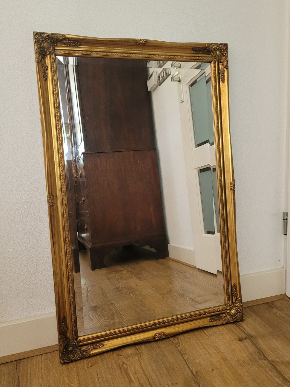 Facet geslepen spiegel in goudkleurige klassieke lijst, Antiek en Kunst, Ophalen, Rechthoekig, 50 tot 100 cm, Minder dan 100 cm