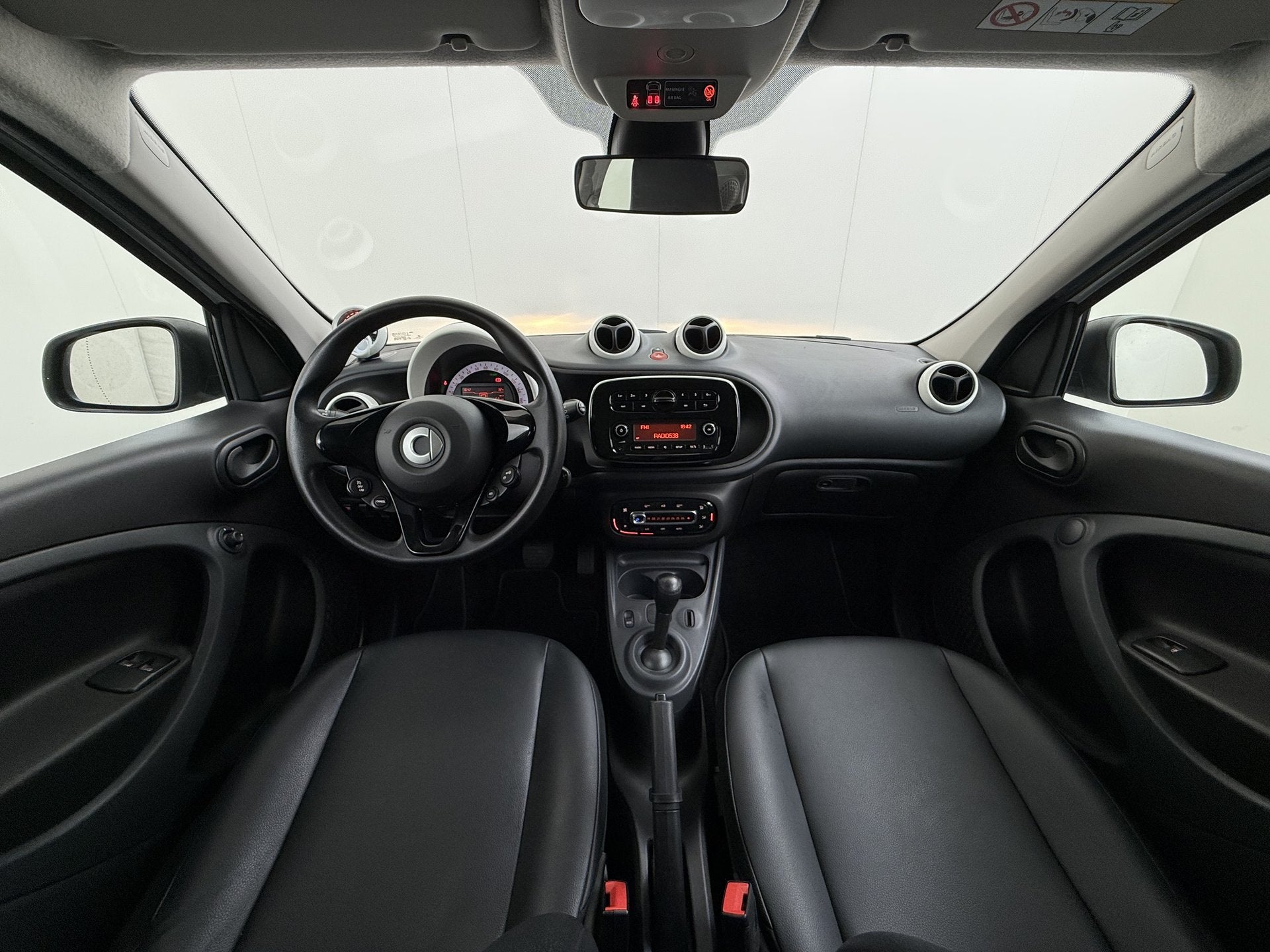 Smart Forfour EQ Electric AUT 2/3 Leer SOH 90% Ecc Bluetooth, Auto's, Smart, Achterwielaandrijving, Gebruikt, 43 €/maand, Wit