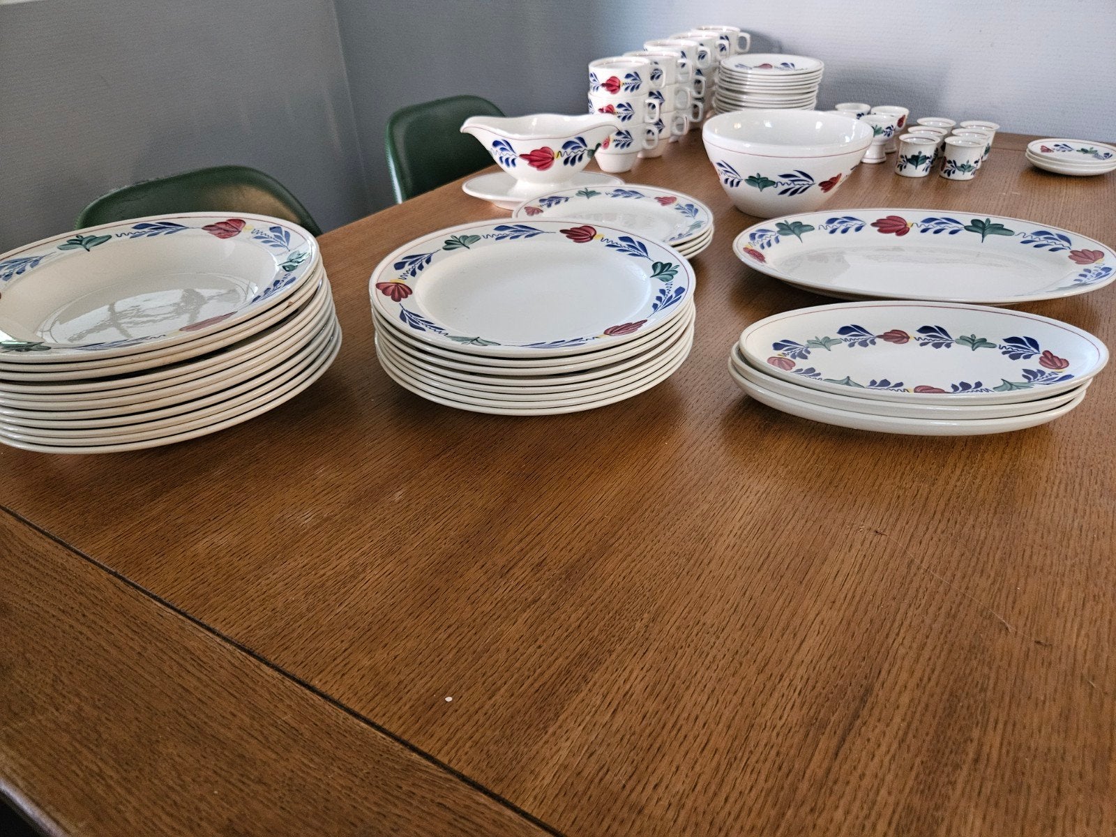 Uitgebreid Boerenbont servies van Boch, Gebruikt, Keramiek, Landelijk/Boerenbont, Ophalen of Verzenden