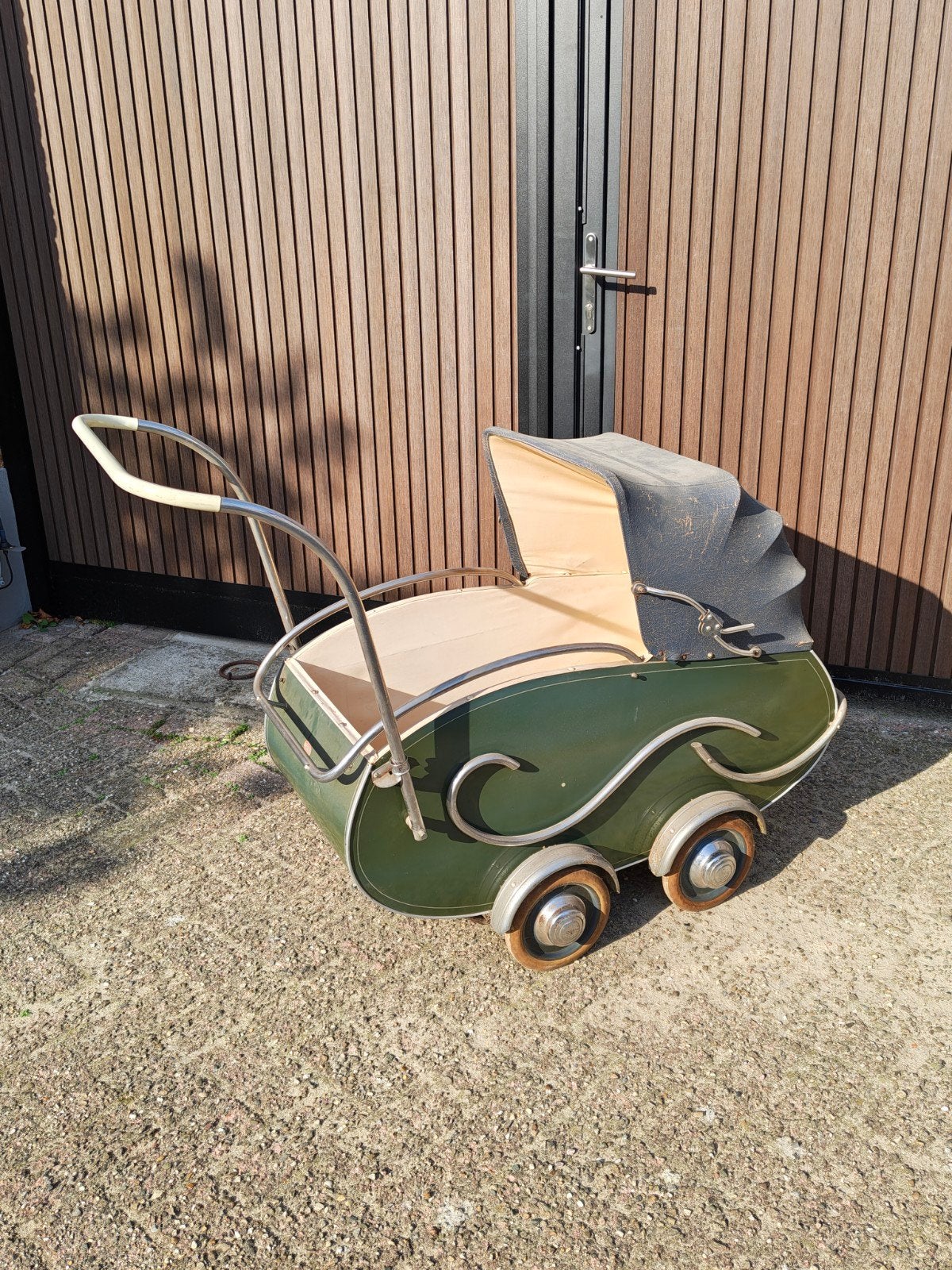 Foto 2 van Antieke kinderwagen van Delft Kwaliteit - Vintage