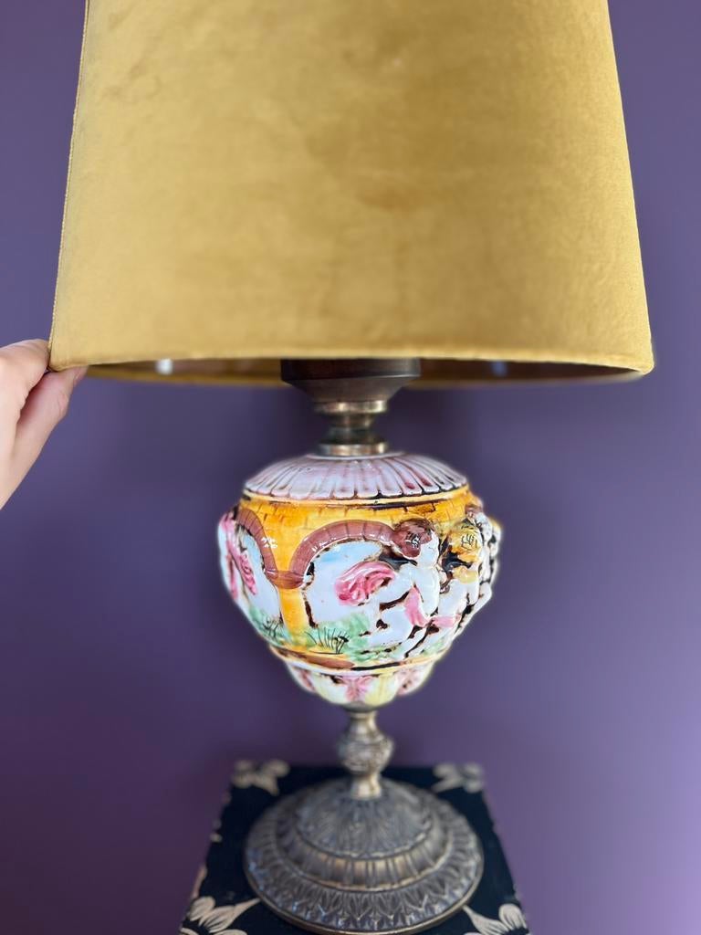 Antieke majolica lampvoet met putti (Italiaanse stijl), Ophalen of Verzenden, Zo goed als nieuw, Minder dan 50 cm