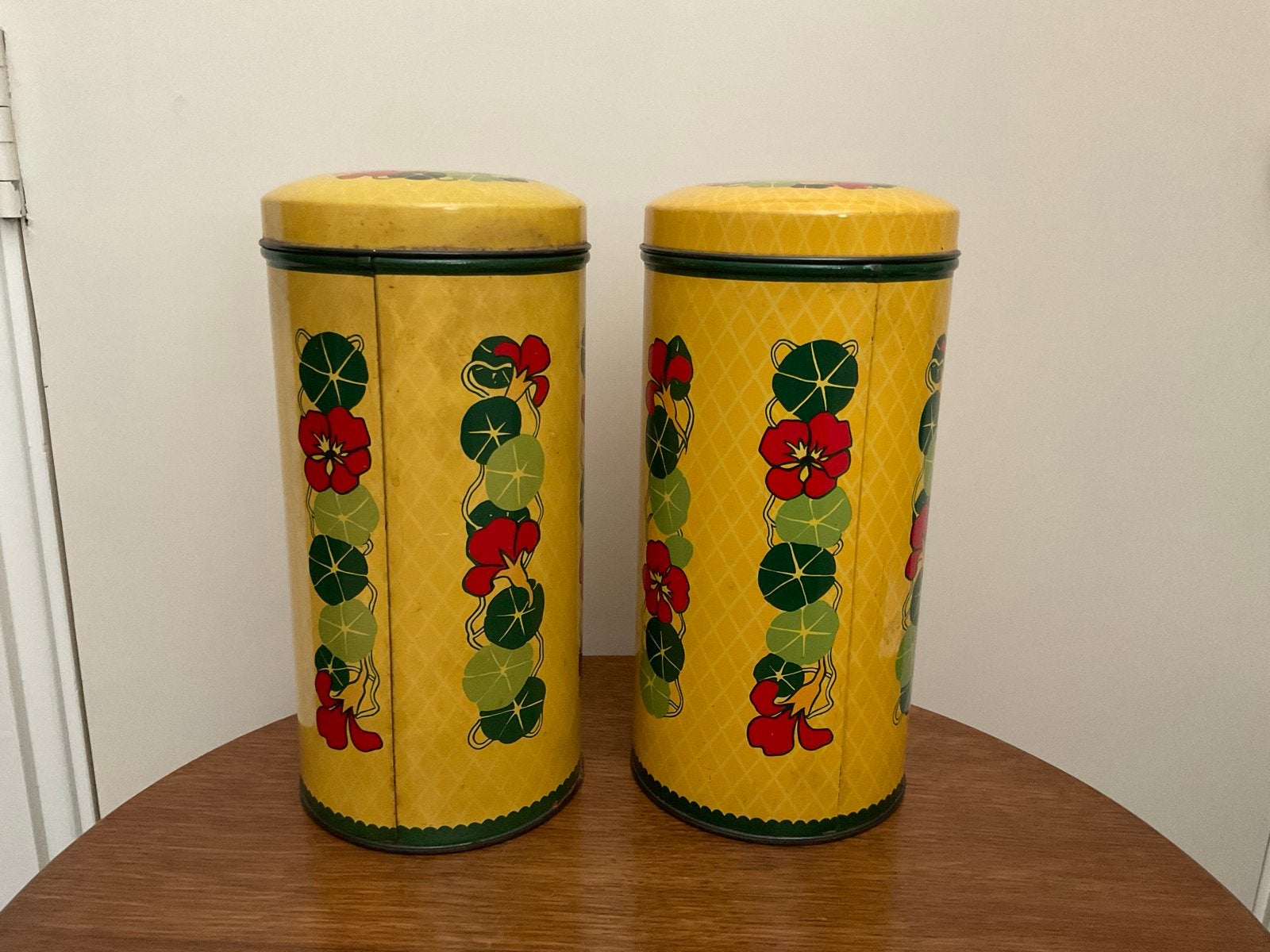 2 Vintage Verkade beschuitbussen met bloemmotief, Ophalen of Verzenden
