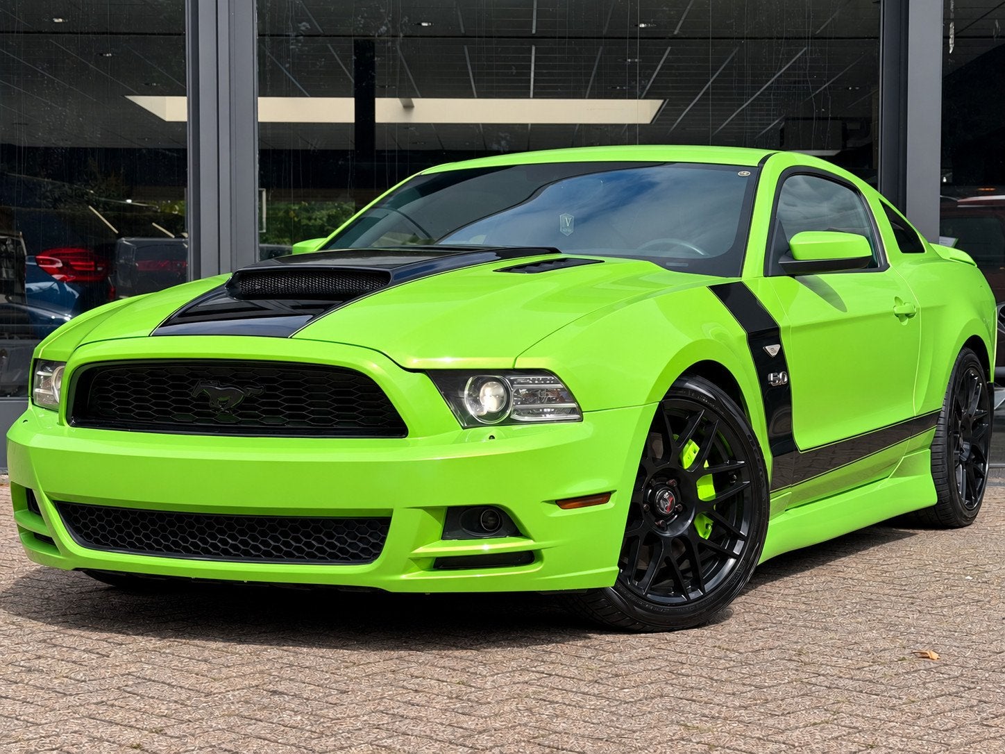 Ford USA Mustang 5.0 V8 GT Cervini Manual 424pk Recaro Shake, Dealer onderhouden, Achterwielaandrijving, Gebruikt, 4 stoelen