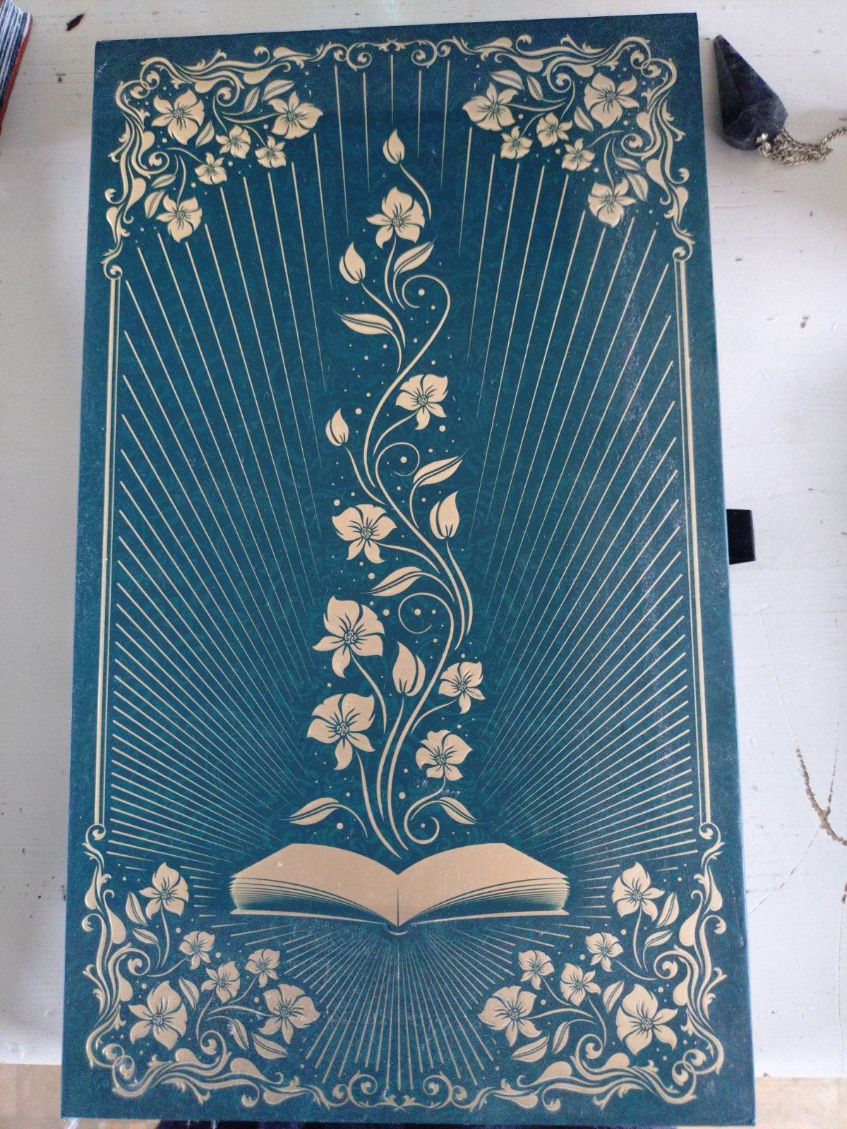Tomorrowland The Book of Wisdom The Return, Ophalen of Verzenden, Zo goed als nieuw, Onbekend, België