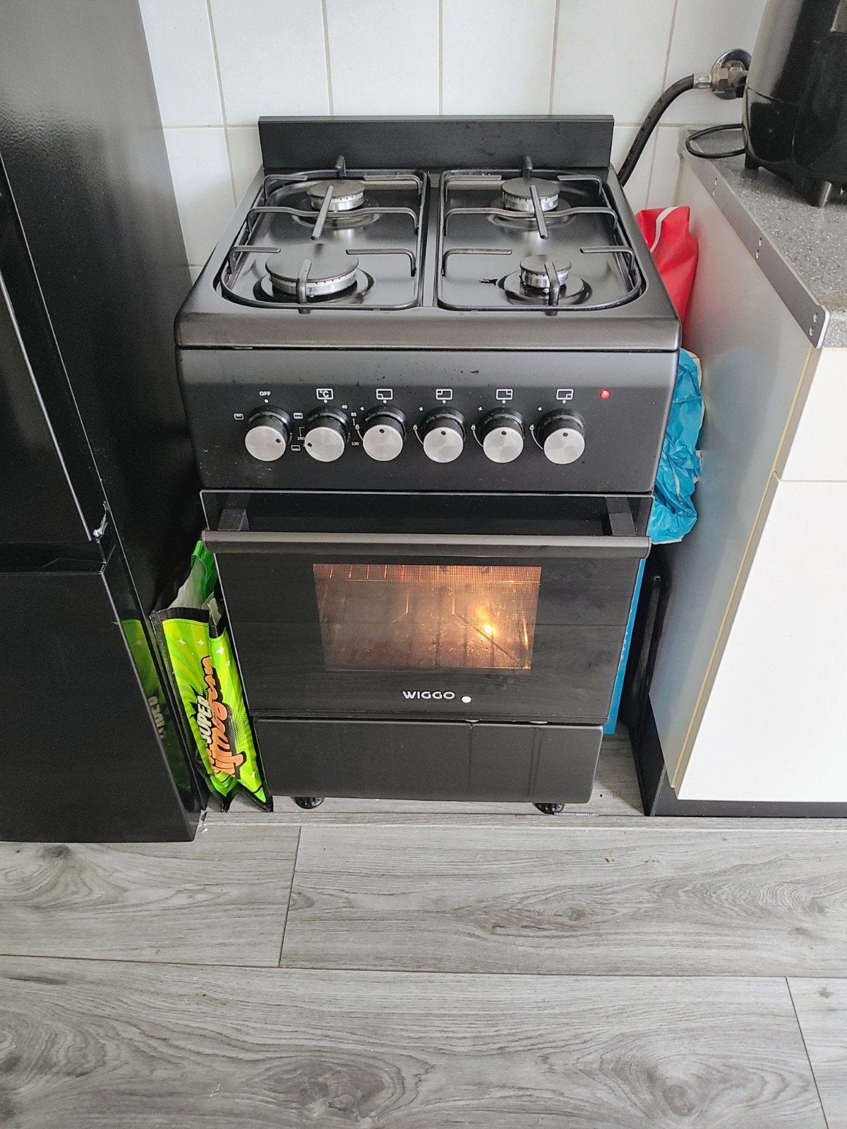 Wiggo WO-E506A(BB) Vrijstaand Gasfornuis met oven, Witgoed en Apparatuur, Fornuizen, Gebruikt, Energieklasse A of zuiniger, Gas