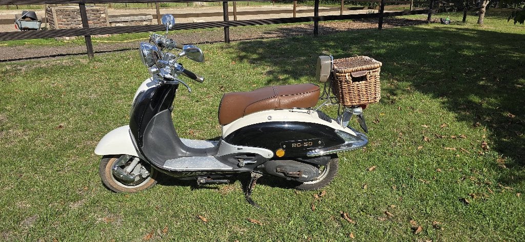 Mooie scooter te koop, Fietsen en Brommers, Ophalen, Gebruikt, Turbho, 49 cc