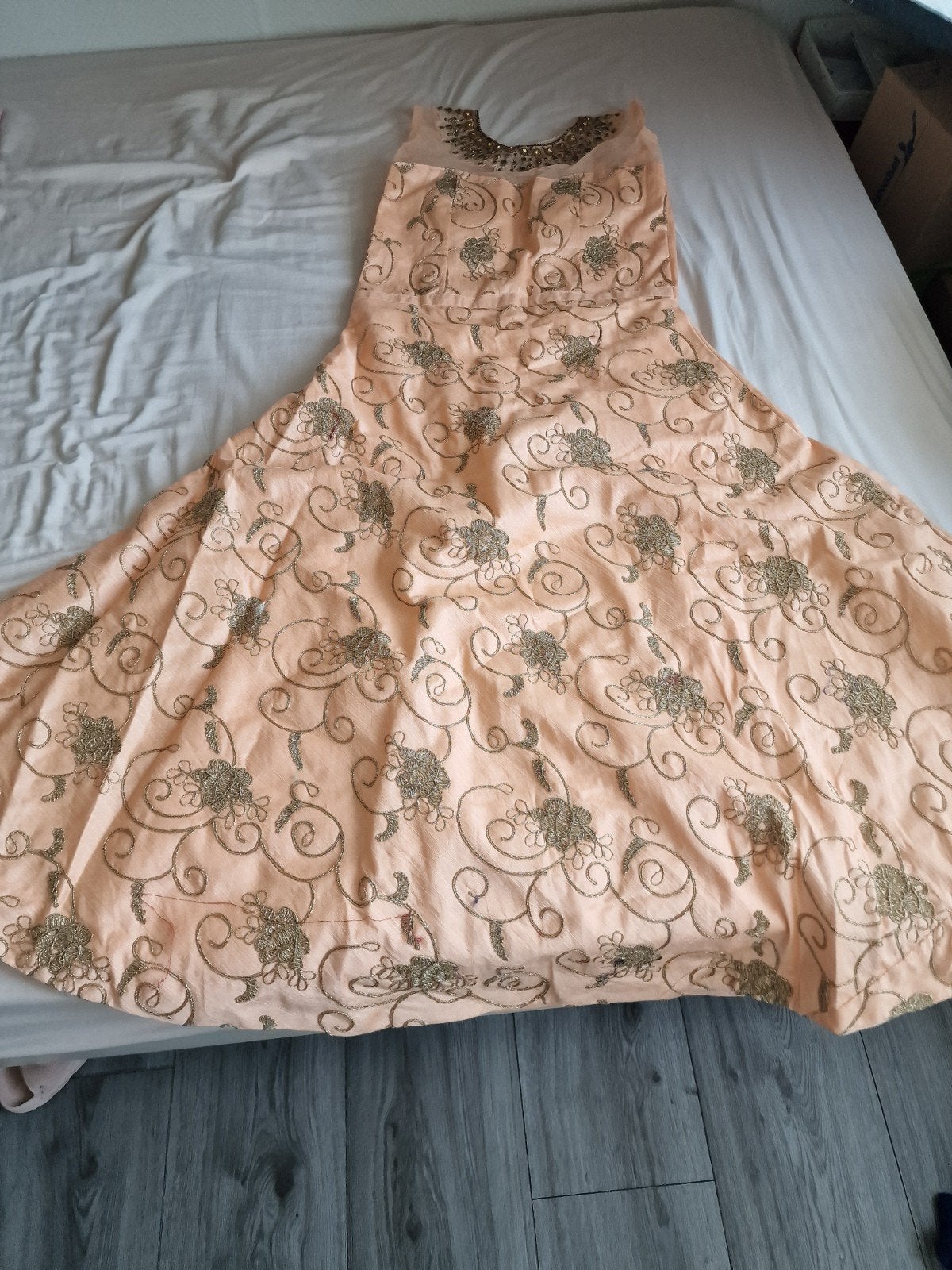 Elegante Indiase jurk met borduursels - Maat XL, Kleding | Dames, Jurken, Ophalen, Beige, Maat 46/48 (XL) of groter, Onder de knie