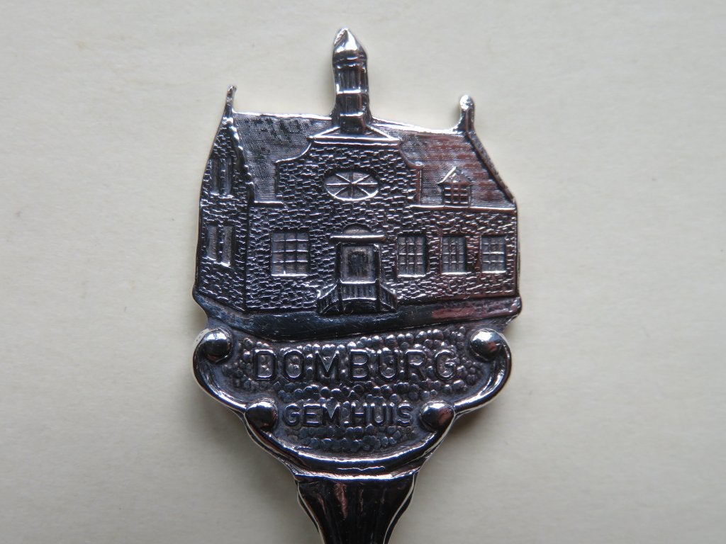 Lepeltje Domburg Gemeentehuis, Verzenden