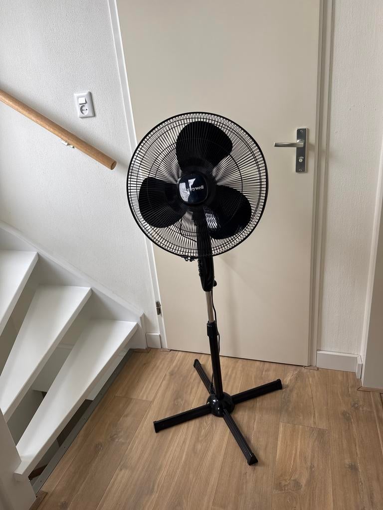 Honeywell Statiefventilator - Zwart, Zo goed als nieuw, Ophalen of Verzenden, Zo goed als nieuw, Statiefventilator