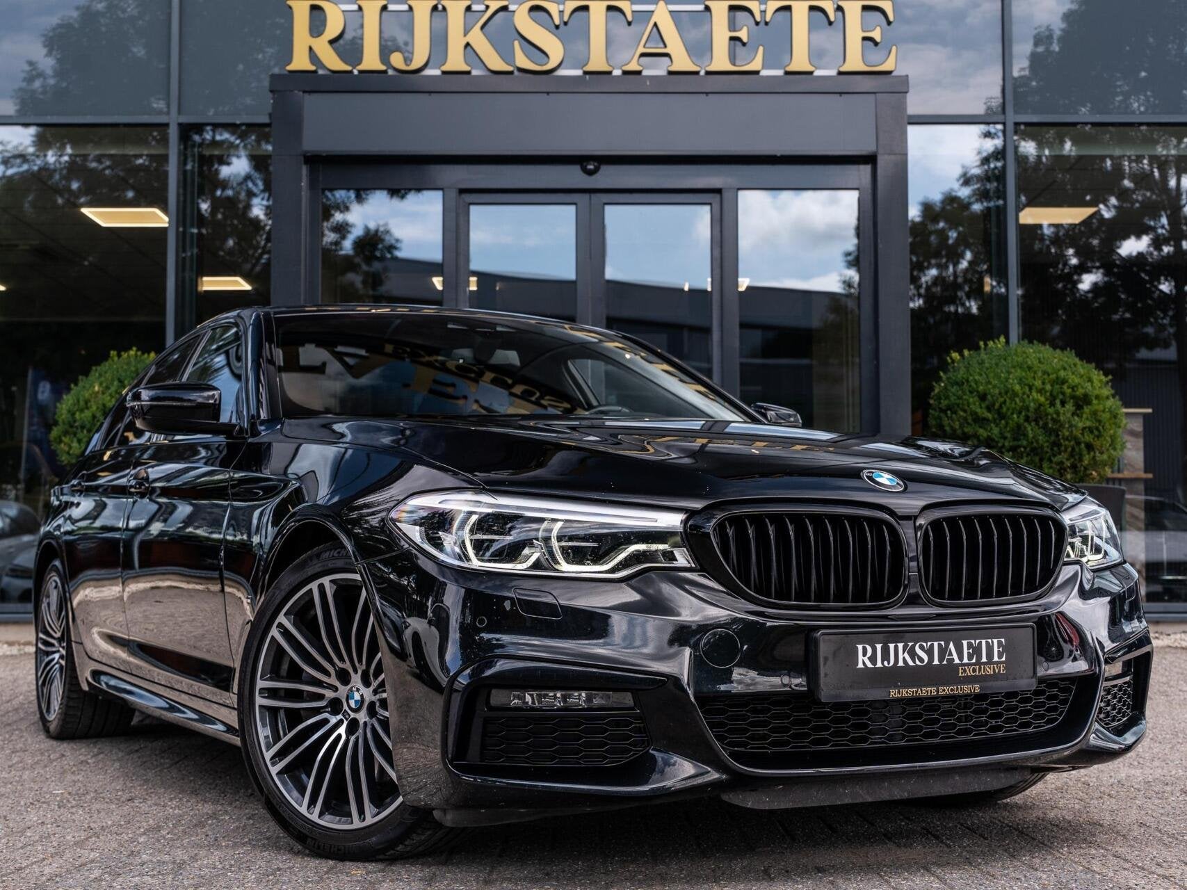 BMW 5-serie 530e M-sport High Executive|CAMERA|LASER|LEDER, Auto's, 1998 cc, Achterwielaandrijving, Gebruikt, Euro 6