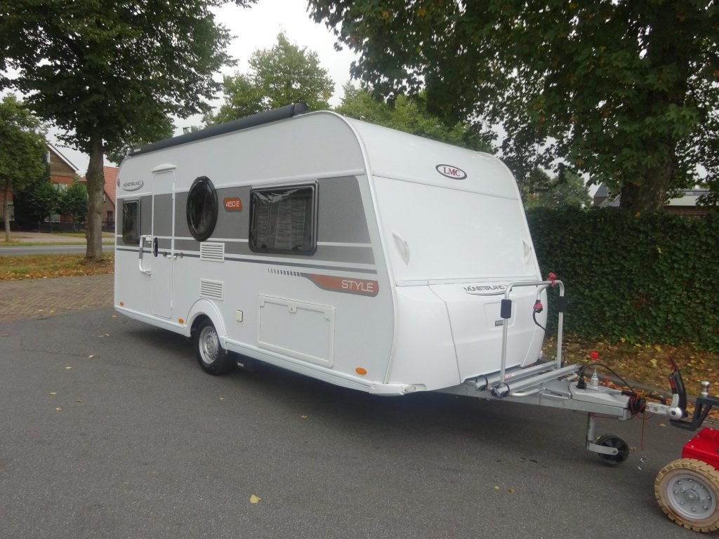 Lmc Style 450 Enkele Bedden+Mover+Luifel, Caravans en Kamperen, Caravans, Standaardzit, Schokbreker, Bedrijf, 4 tot 5 meter