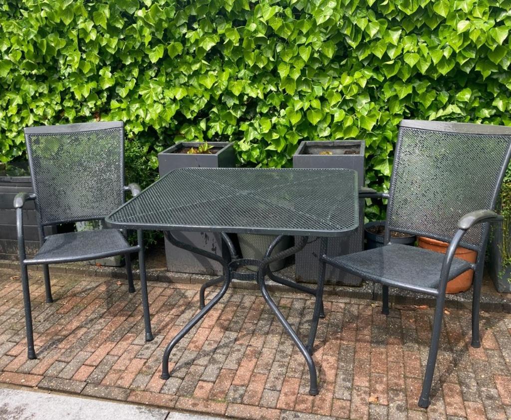 Tuinset 3-delig; 2 stoelen en vierkante tafel 90x90 cm., Zo goed als nieuw, Tuinset, Eettafel, Ophalen