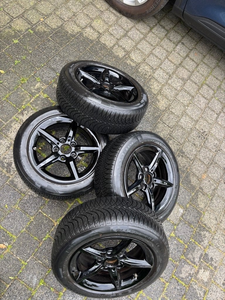 Zwarte velgen met banden BMW 16inch, Auto-onderdelen, Banden en Velgen, Ophalen, Gebruikt, 16 inch, Banden en Velgen