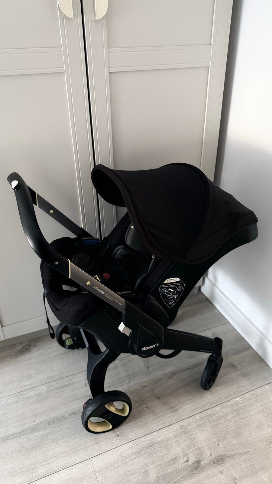 Doona Plus Nitro Black autostoel met verstelbare hoofdsteun, Verstelbare rugleuning, 0 t/m 13 kg, Ophalen, Overige merken