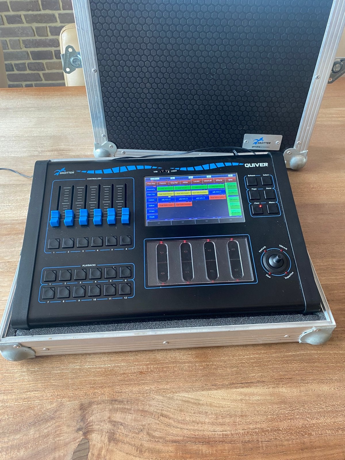 Sagitter Quiver 512 DMX Controller Incl Flightcase, Ophalen of Verzenden, Zo goed als nieuw, Licht, Geluidgestuurd