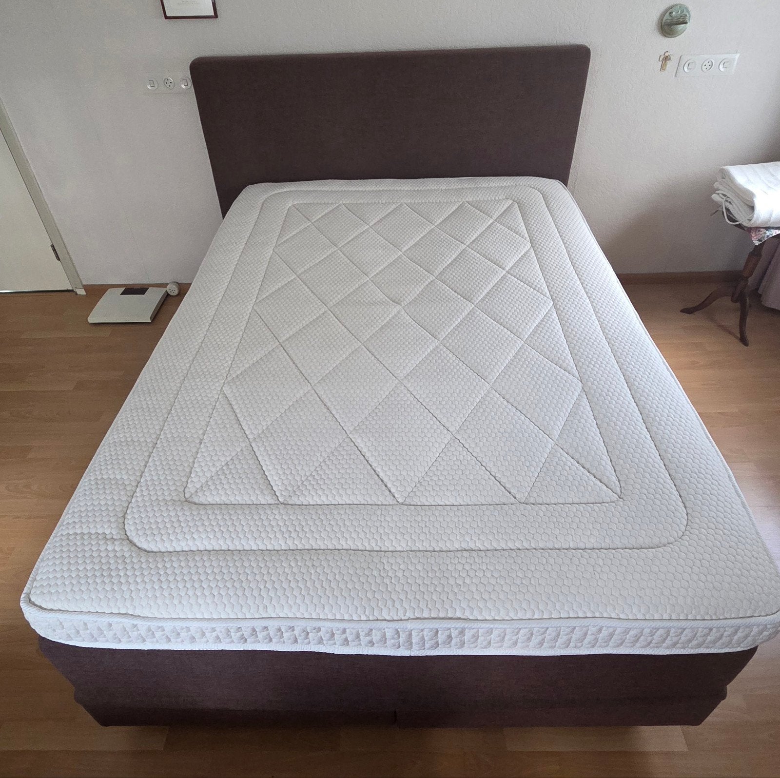Swiss Sense Boxspring bed met matras, Huis en Inrichting, Ophalen, Gebruikt, Bruin, Tweepersoons