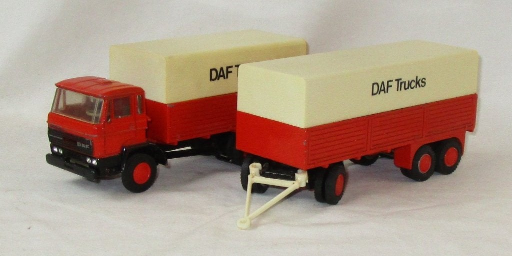 LC 68-64 Daf 2300 met 3-as ahw 1, Ophalen of Verzenden, Zo goed als nieuw, Bus of Vrachtwagen, Lion Toys