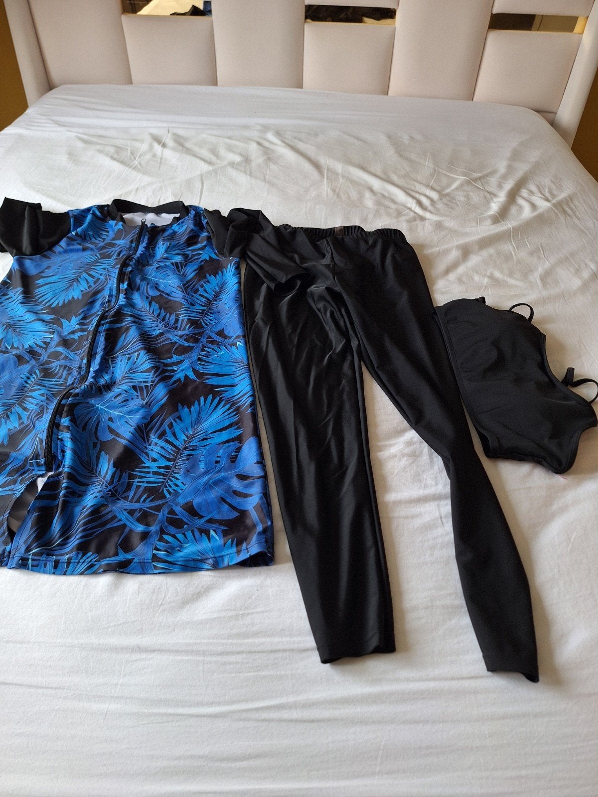 Burkini met tropische print en zwarte legging, Overige typen, Blauw, Ophalen of Verzenden, Onbekend