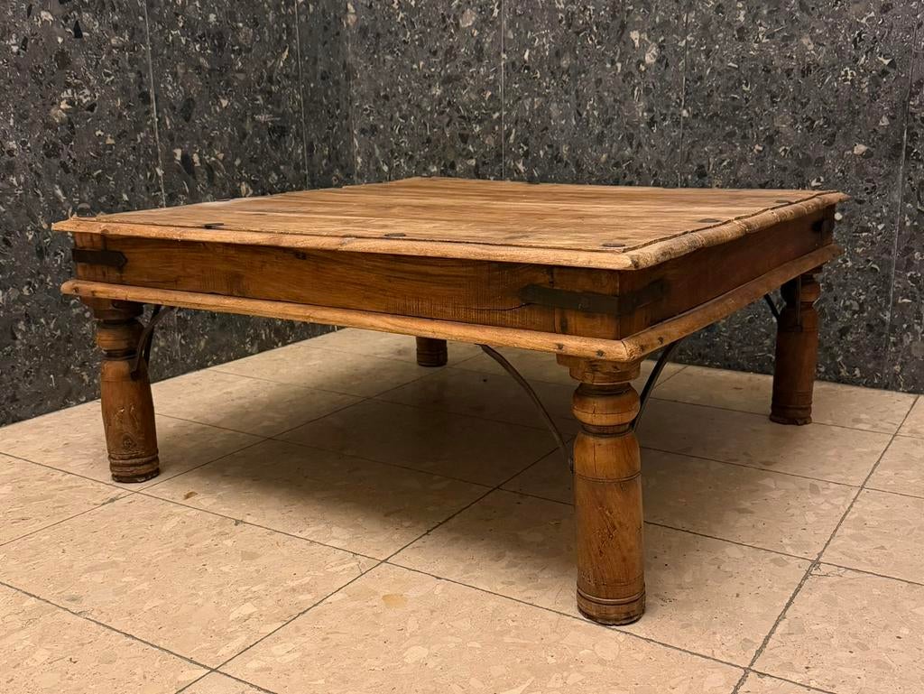 Vintage Bajot tafel - massief hout met beslag, 50 tot 100 cm, Vierkant, Ophalen of Verzenden, Zo goed als nieuw