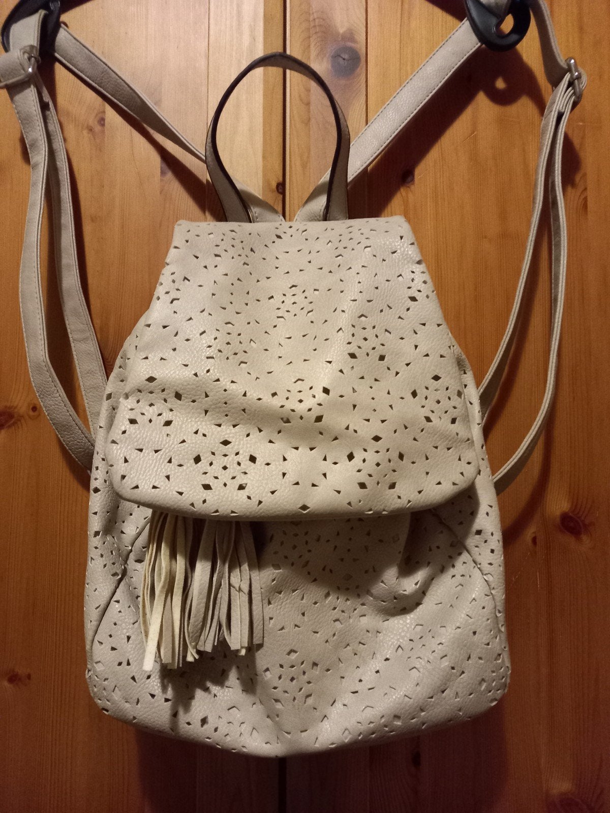 Rugzak beige.

Kijk ook eens bij mijn andere advertenties ik, Ophalen of Verzenden, Beige