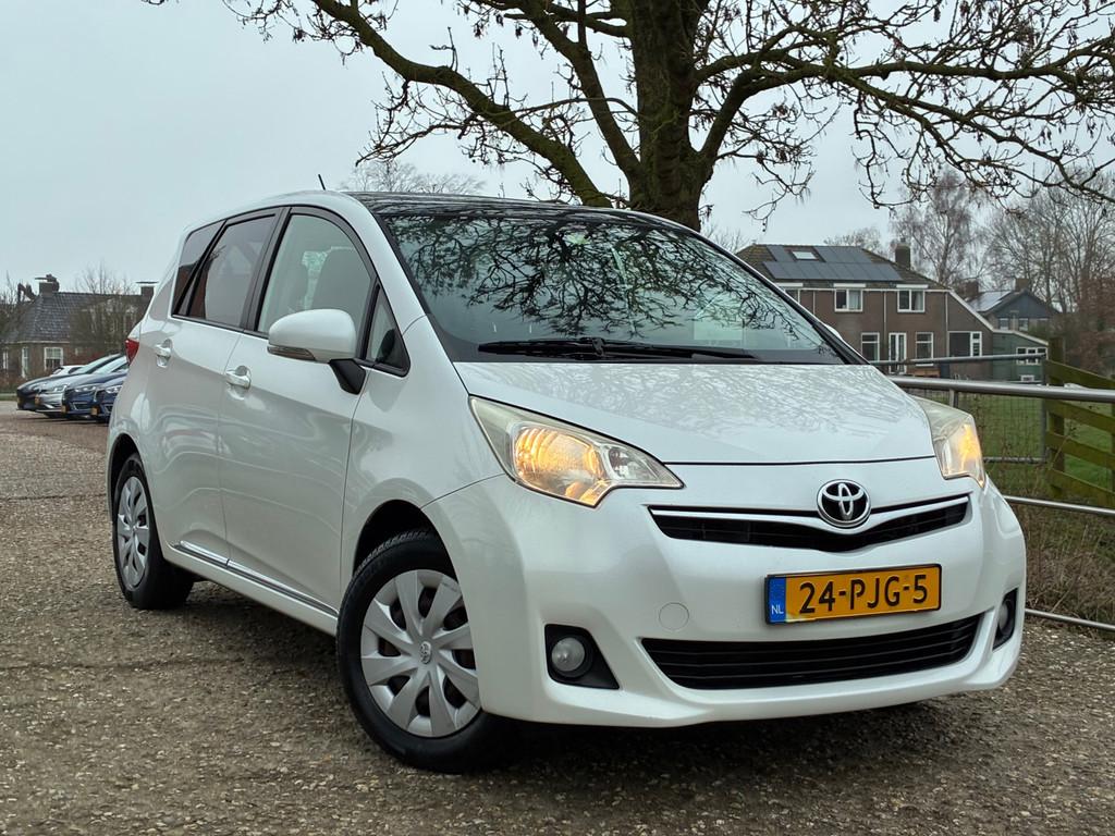 Toyota Verso-S 1.3 VVT-i Aspiration | Pano + Cruise + Clima, Auto's, Toyota, Bedrijf, Te koop, Verso-S, ABS, Achteruitrijcamera