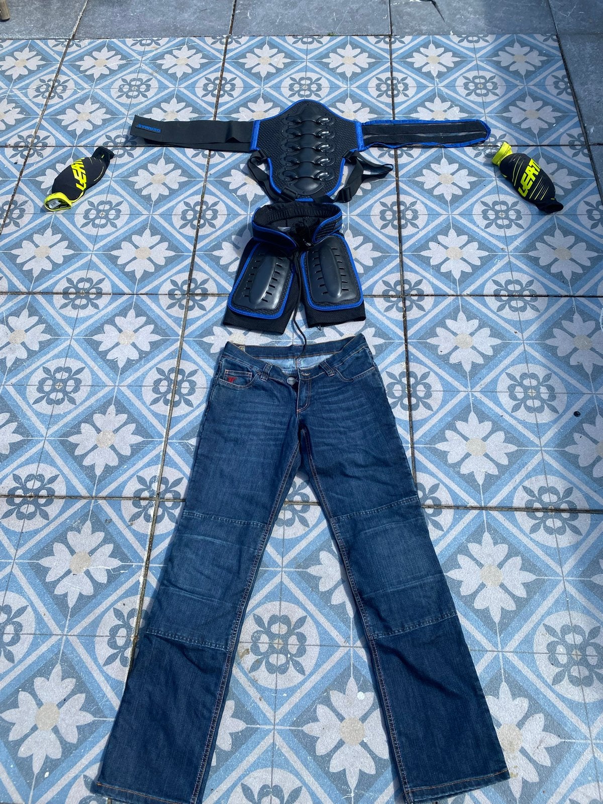 Motorcrosskleding set: Broek, rug- en heupbescherming, knieb, Motoren, Ophalen, Tweedehands, Heren, Motorcrosskleding