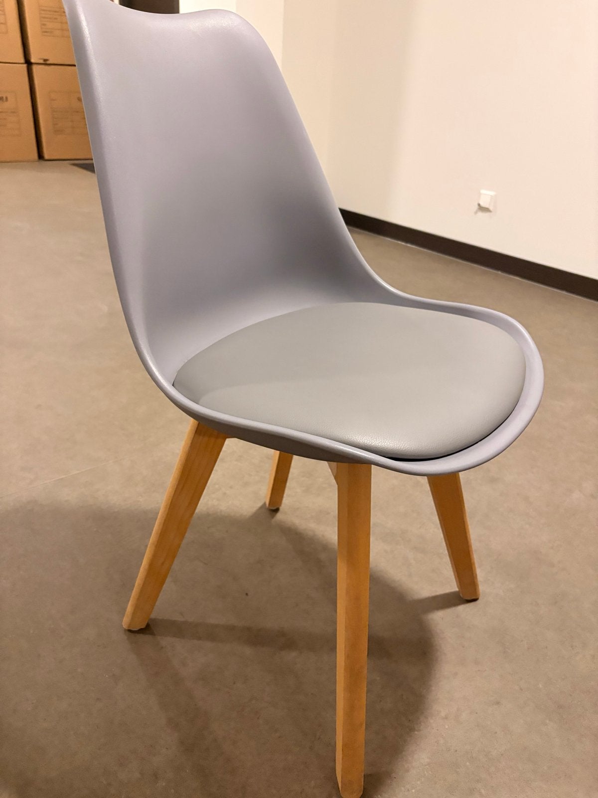 Eetkamerstoelen Grijs met Houten Poten, Huis en Inrichting, Gebruikt, Ophalen of Verzenden, Grijs, Vijf, Zes of meer stoelen