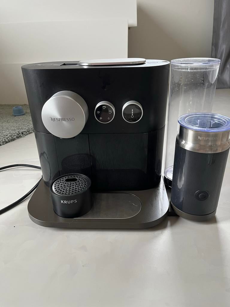 Nespresso met melkopschuimer, Ophalen, Gebruikt, Koffiemachine, 1 kopje