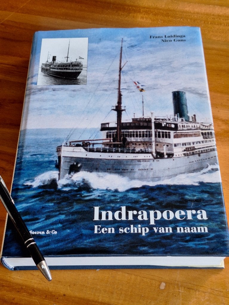 Indrapoera een schip van naam, Ophalen of Verzenden, Tweede Wereldoorlog, Zo goed als nieuw, Overige onderwerpen