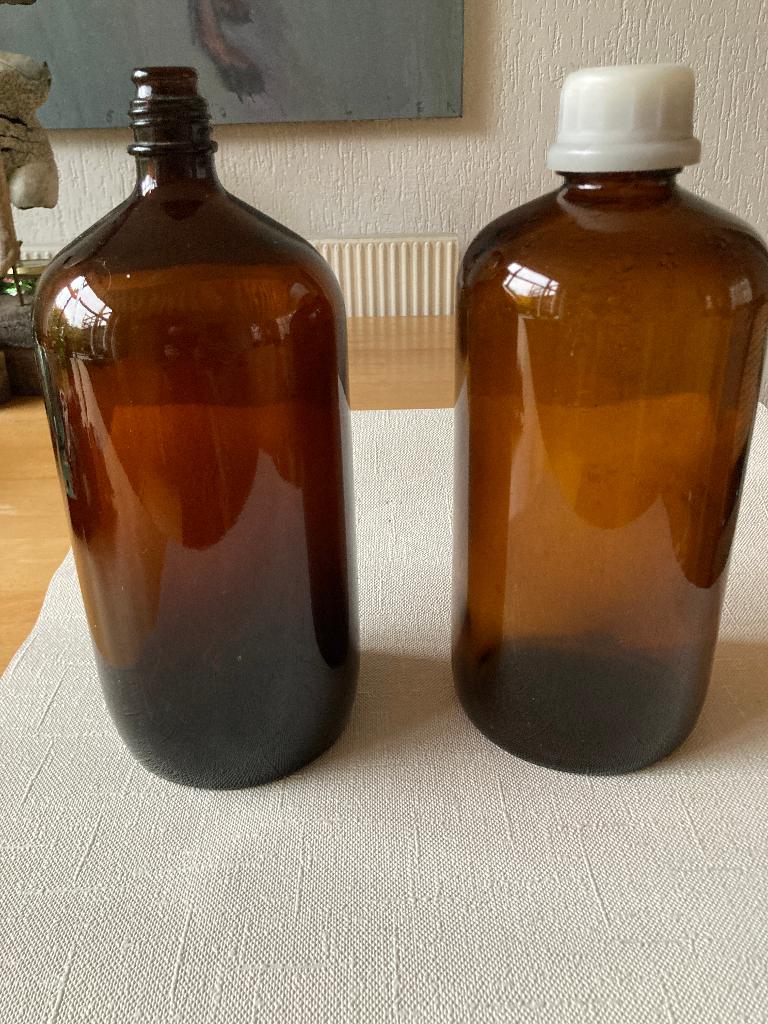 2 glazen apotheek flessen potten bruin, Ophalen of Verzenden