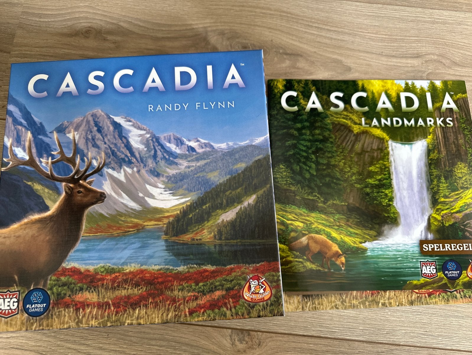 Cascadia basisspel + Landmarks uitbreiding (in 1 doos), Een of twee spelers, Ophalen of Verzenden, Zo goed als nieuw